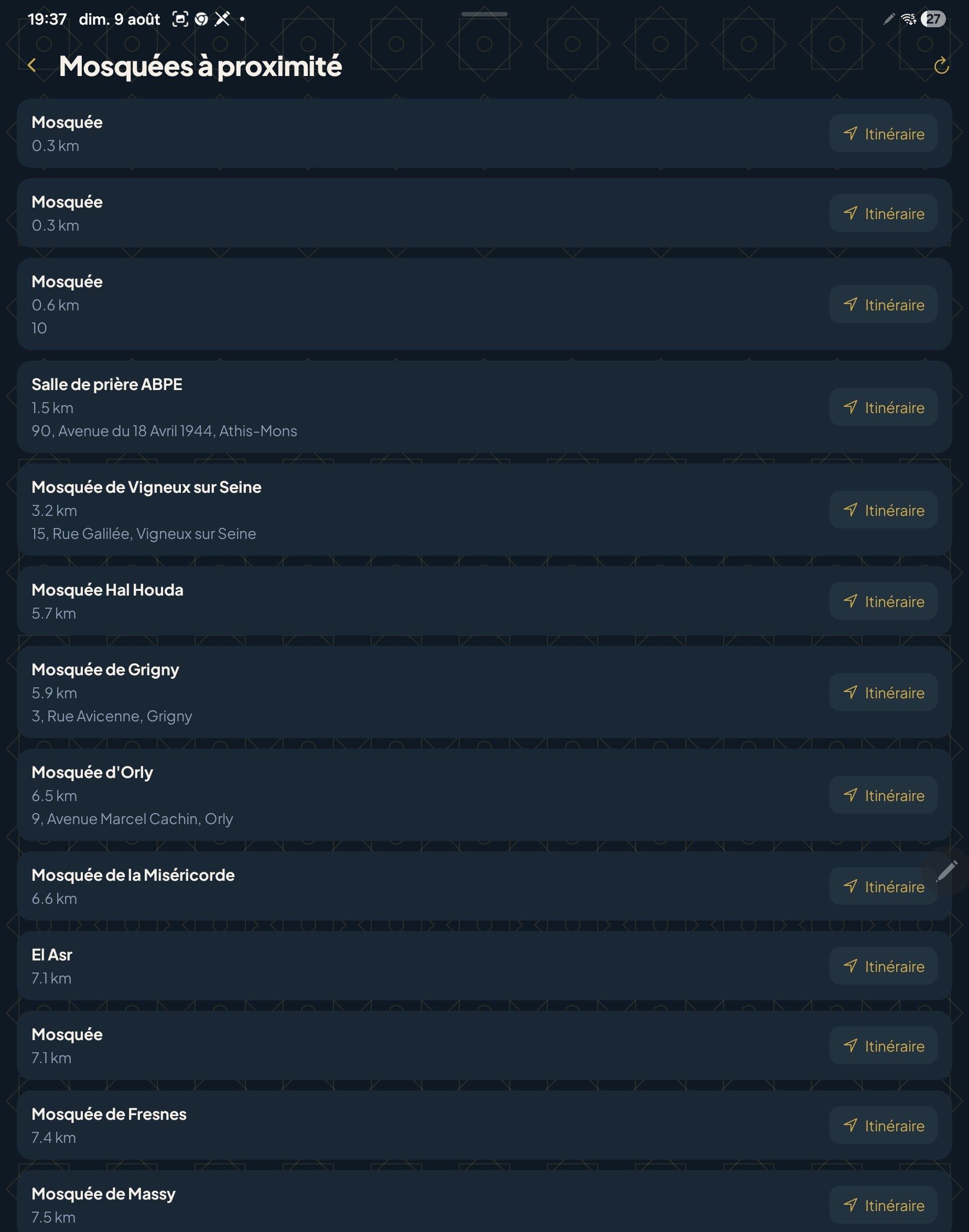 MuslimCompanion nearby mosques screen listing mosques around you with their distance